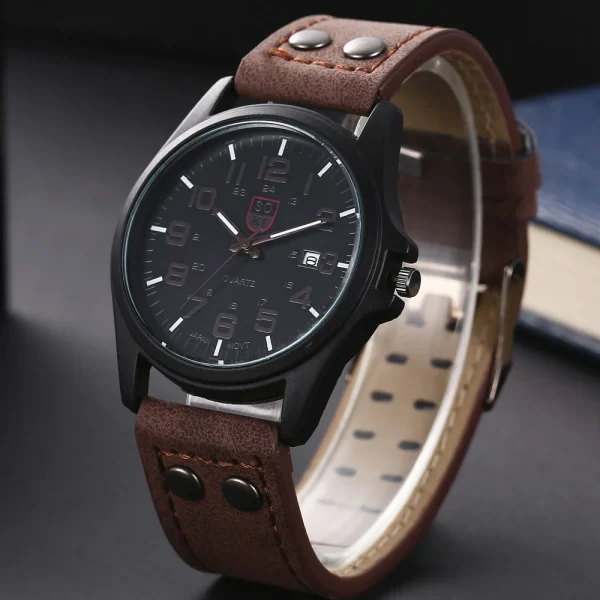 Men Fashion Quartz Wristwatch Leather Strap