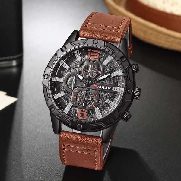Men Fashion Leather Strap Quartz Wristwatch