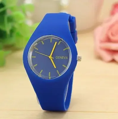 Women's Fashion Casual Sports Silicone Wristwatch